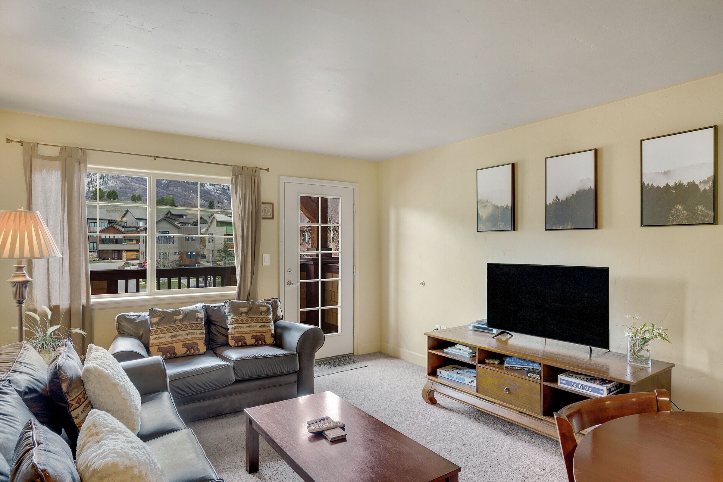 #4303 - Living Area