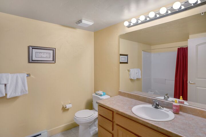 #4303 - Master Ensuite Bathroom