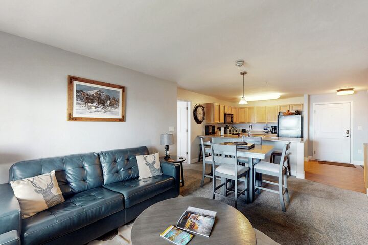 #4202 - Living Area & Dining Area