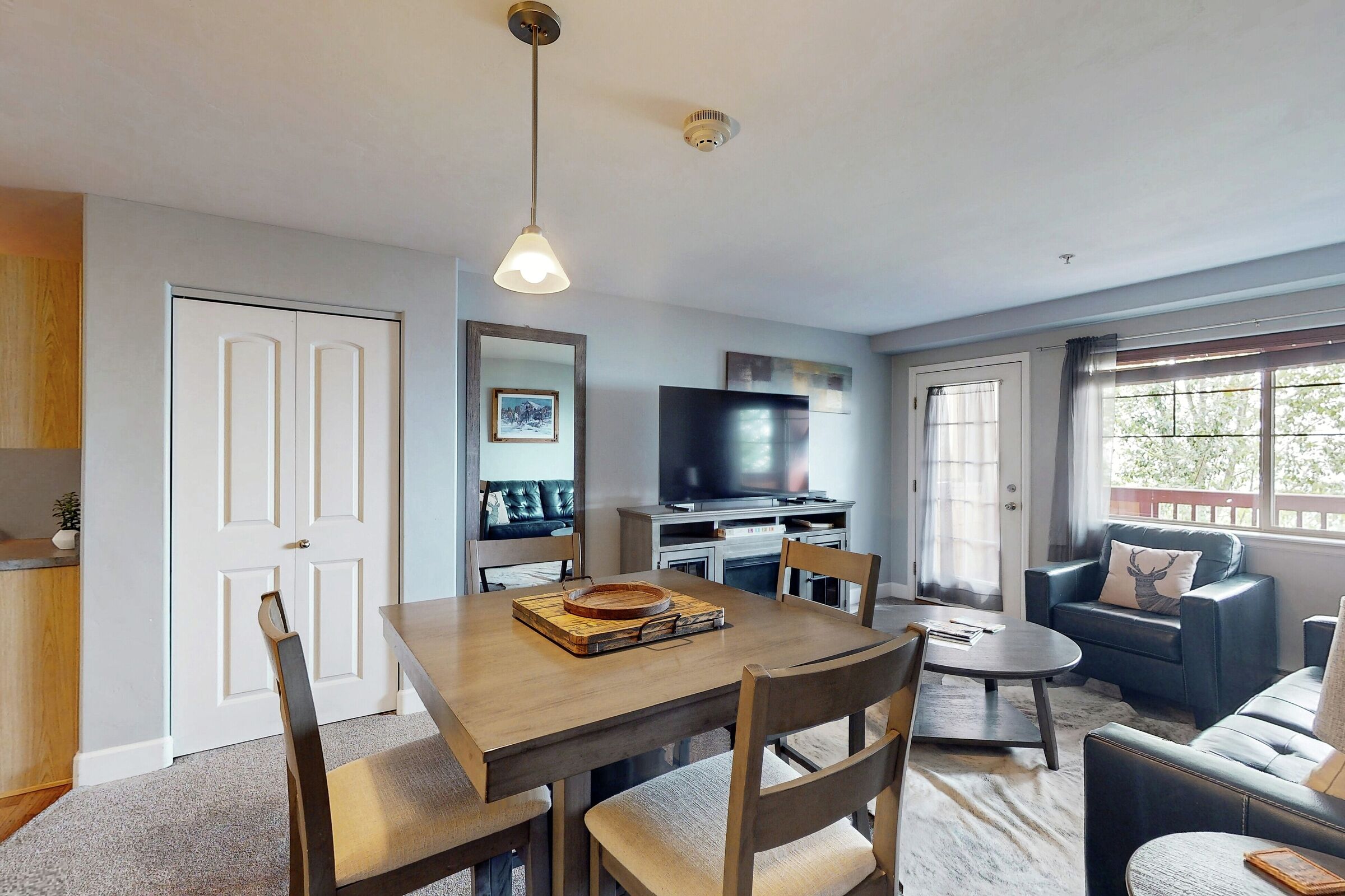 #4202 - Dining Area & Living Area