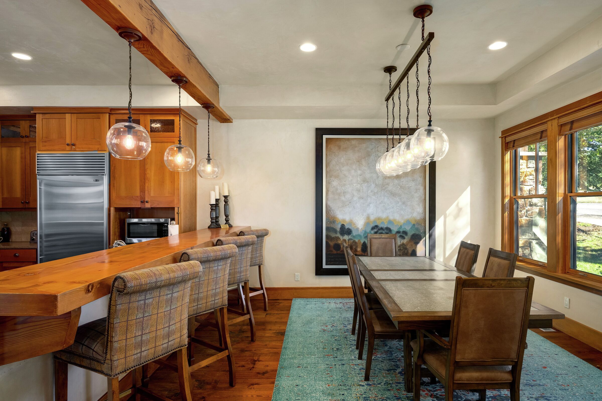 Dining Area & Kitchen