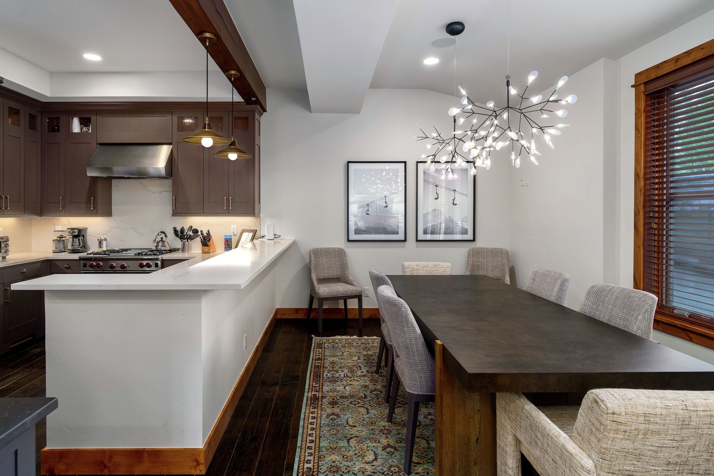 Dining Area & Kitchen