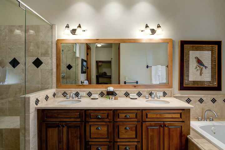 Lodgepole #97 - Master Ensuite Bathroom