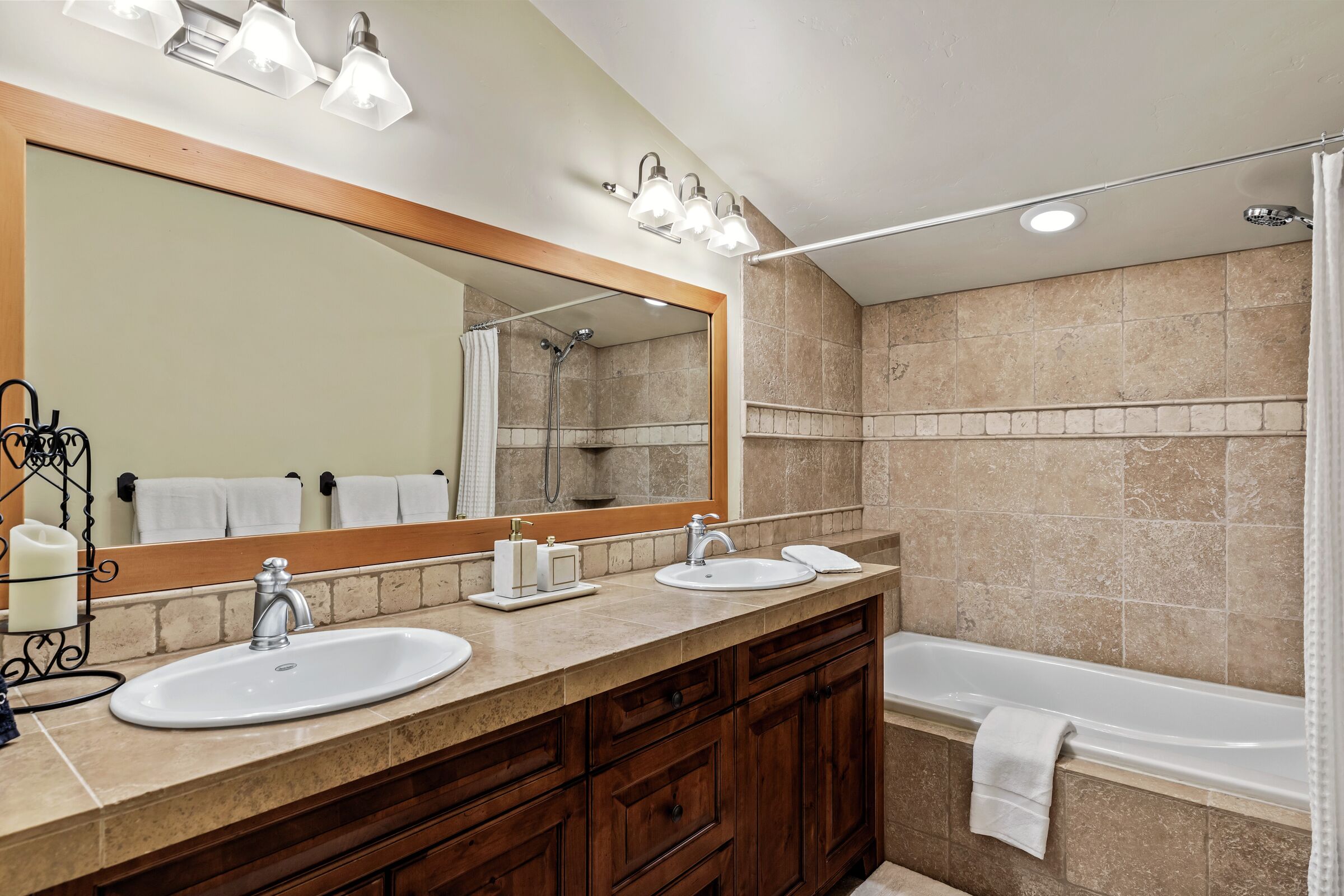 Second Master Ensuite Bathroom