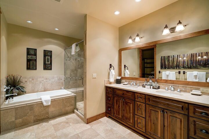 Ponderosa #96 - Master Ensuite Bathroom