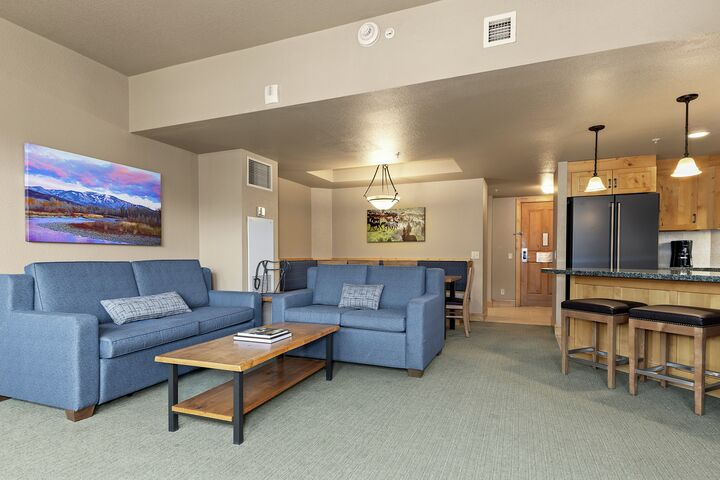 2 Bdrm 3 Bath Deluxe - Living Area