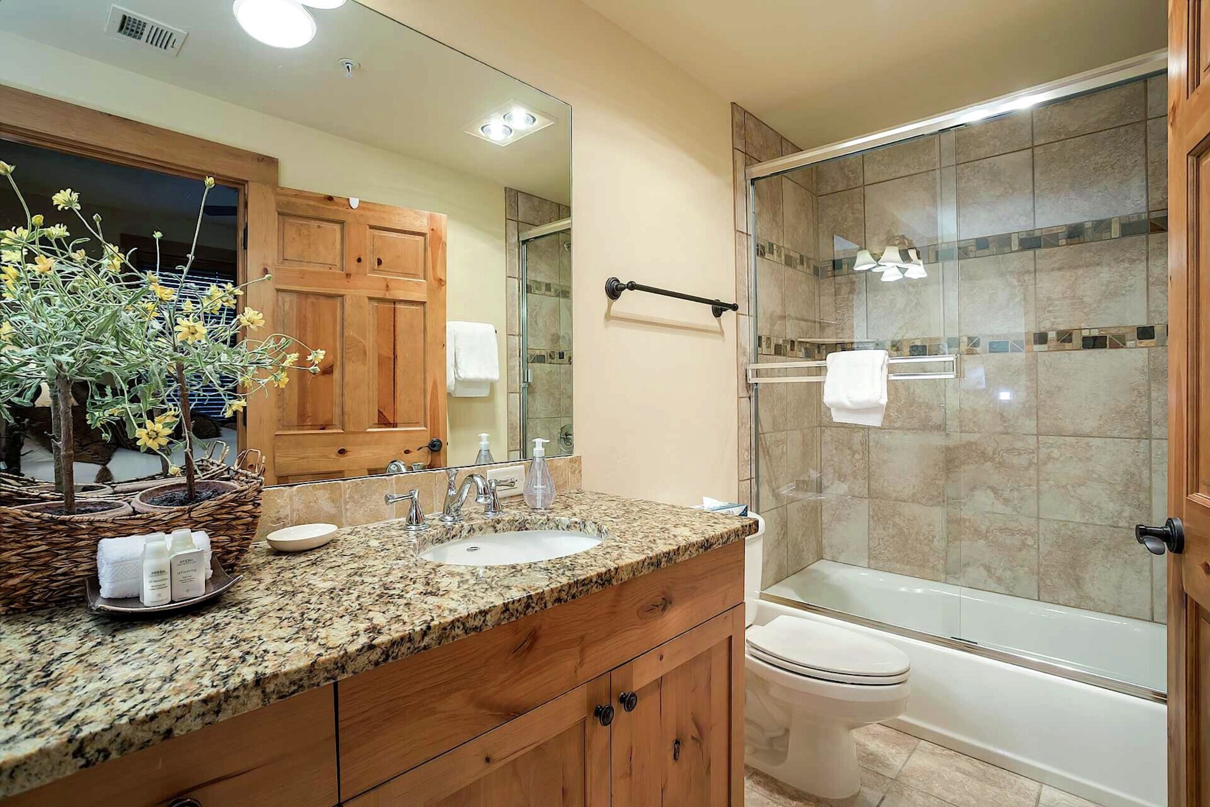 #4101 - Ensuite Bathroom