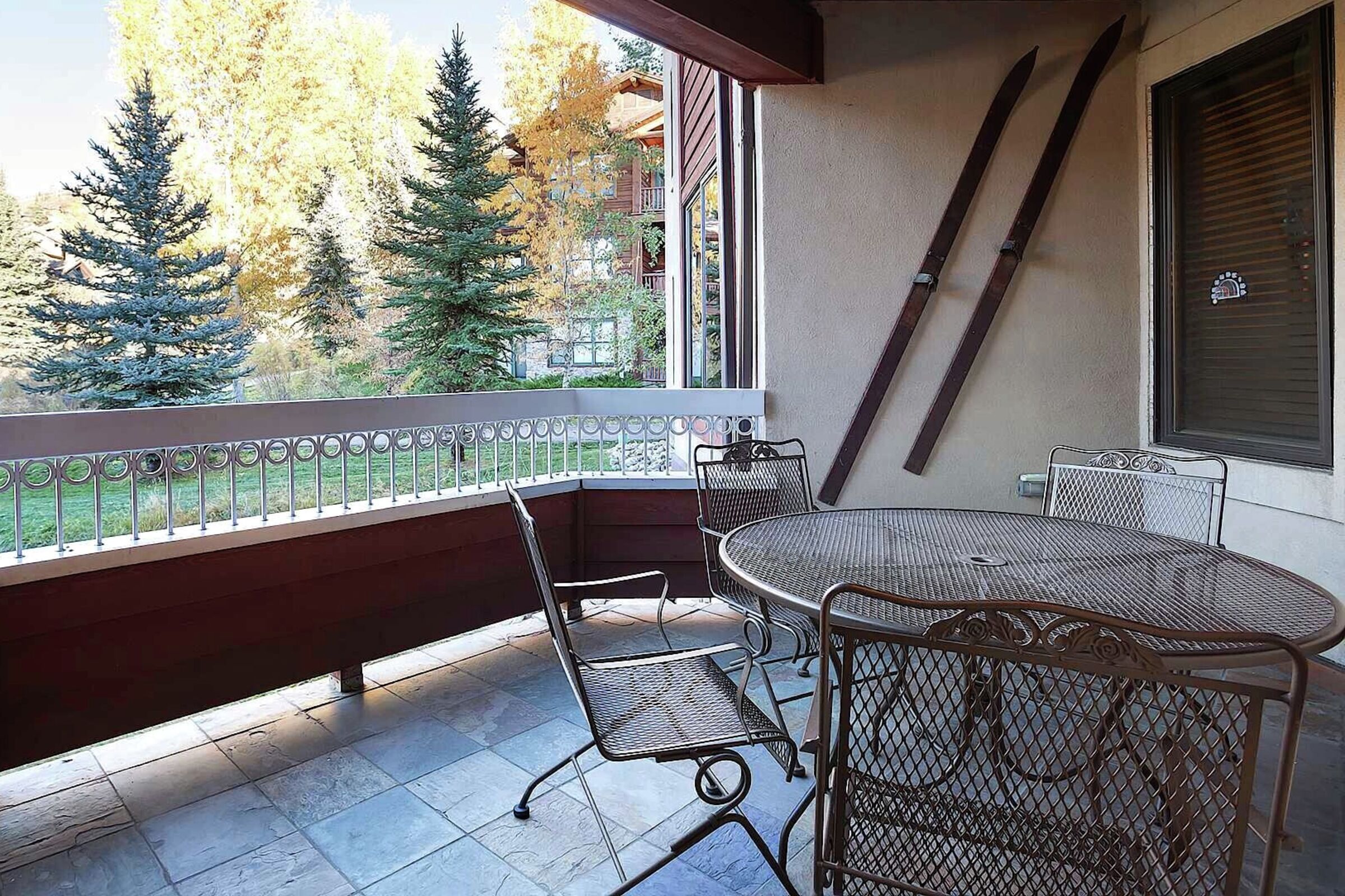 #4101 - Patio