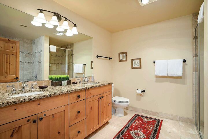 #4101 - Master Ensuite Bathroom