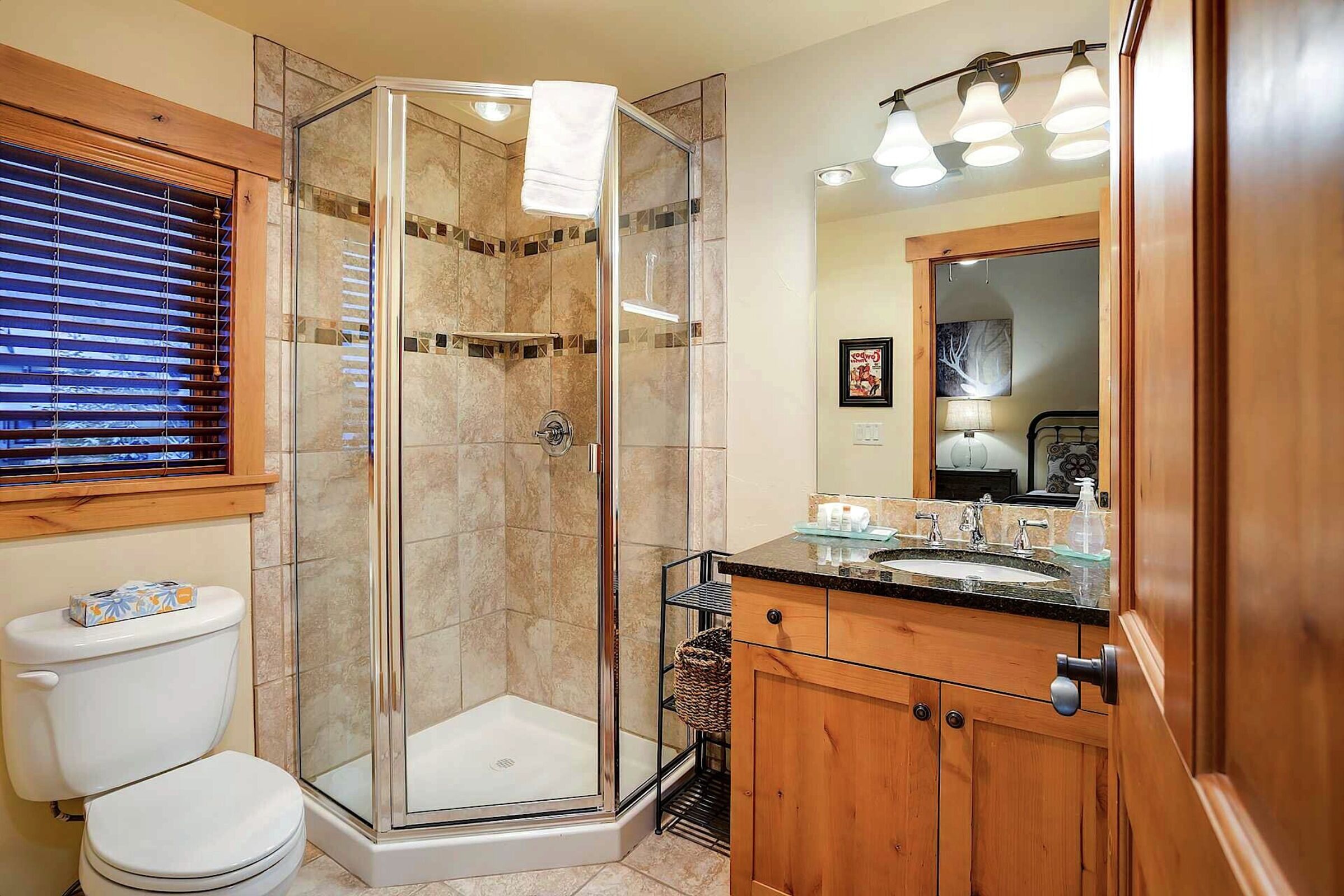 #4201 - Ensuite Bathroom