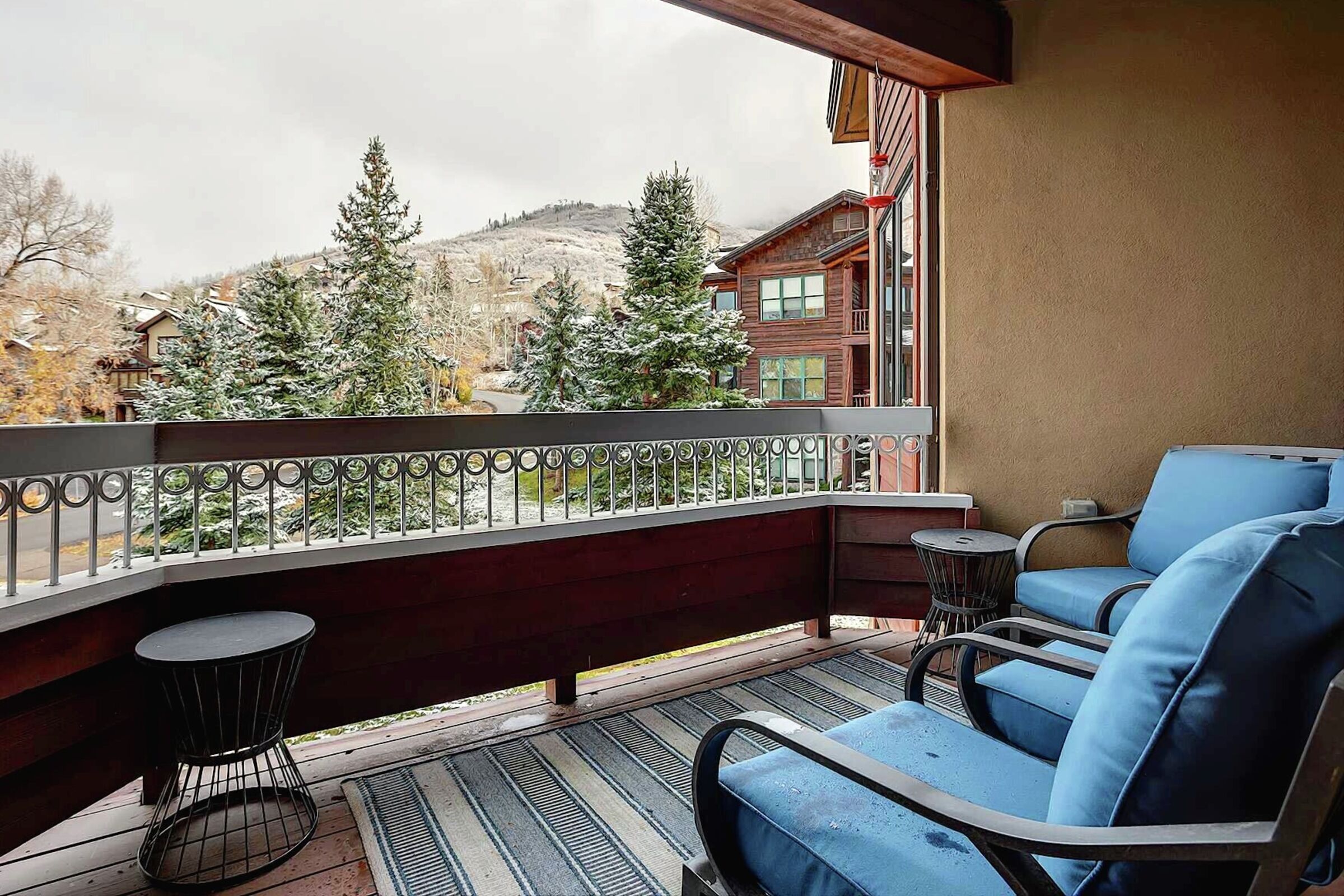 #4201 - Balcony