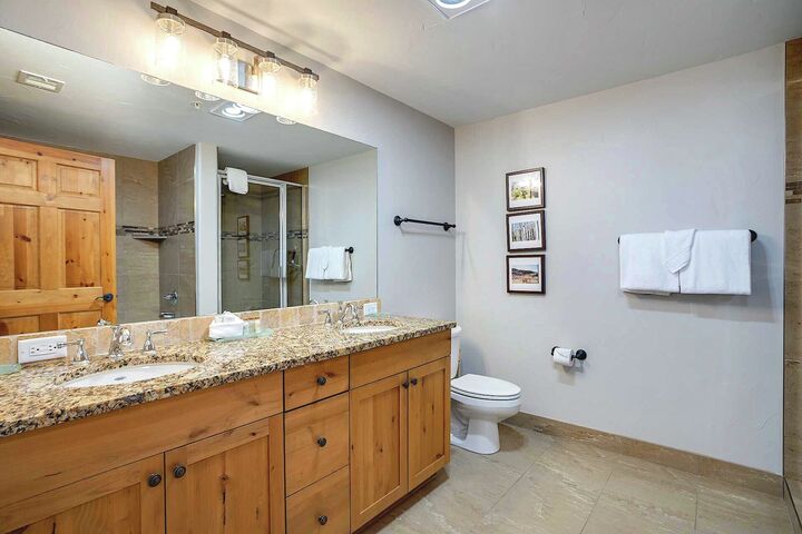 #4203 - Master Ensuite Bathroom
