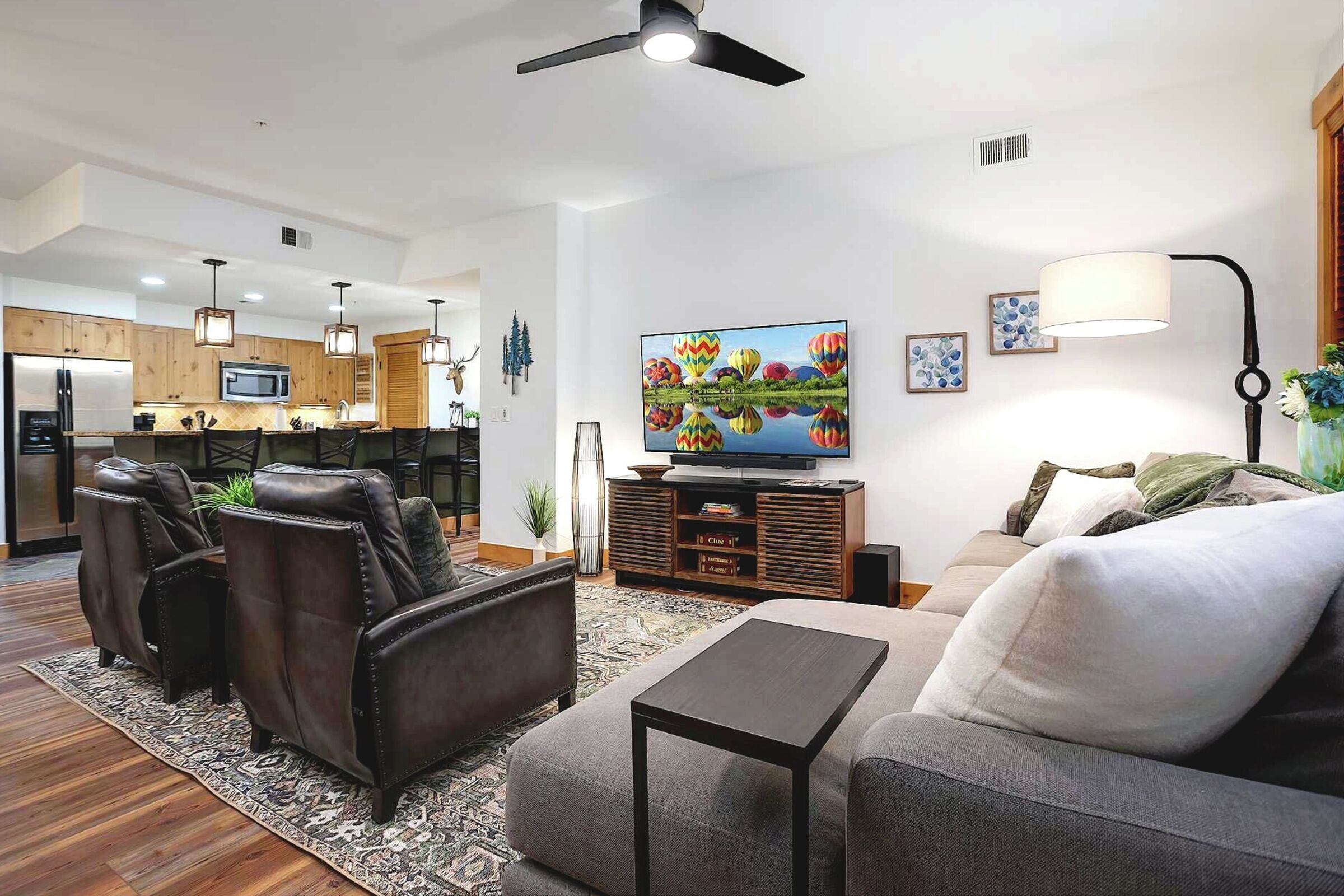 #4203 - Living Area