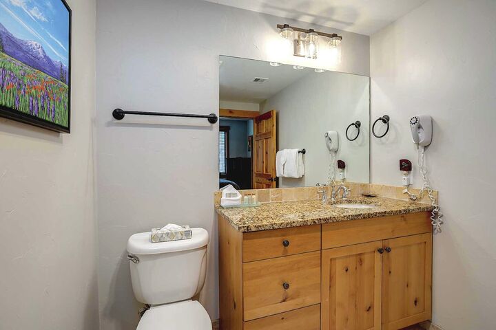 #4203 - Ensuite Bathroom