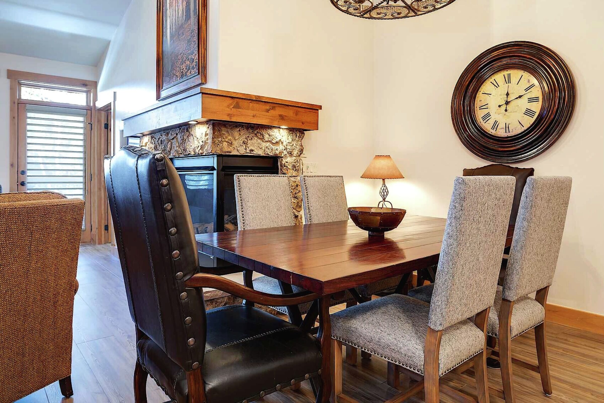 #4303 - Dining Area