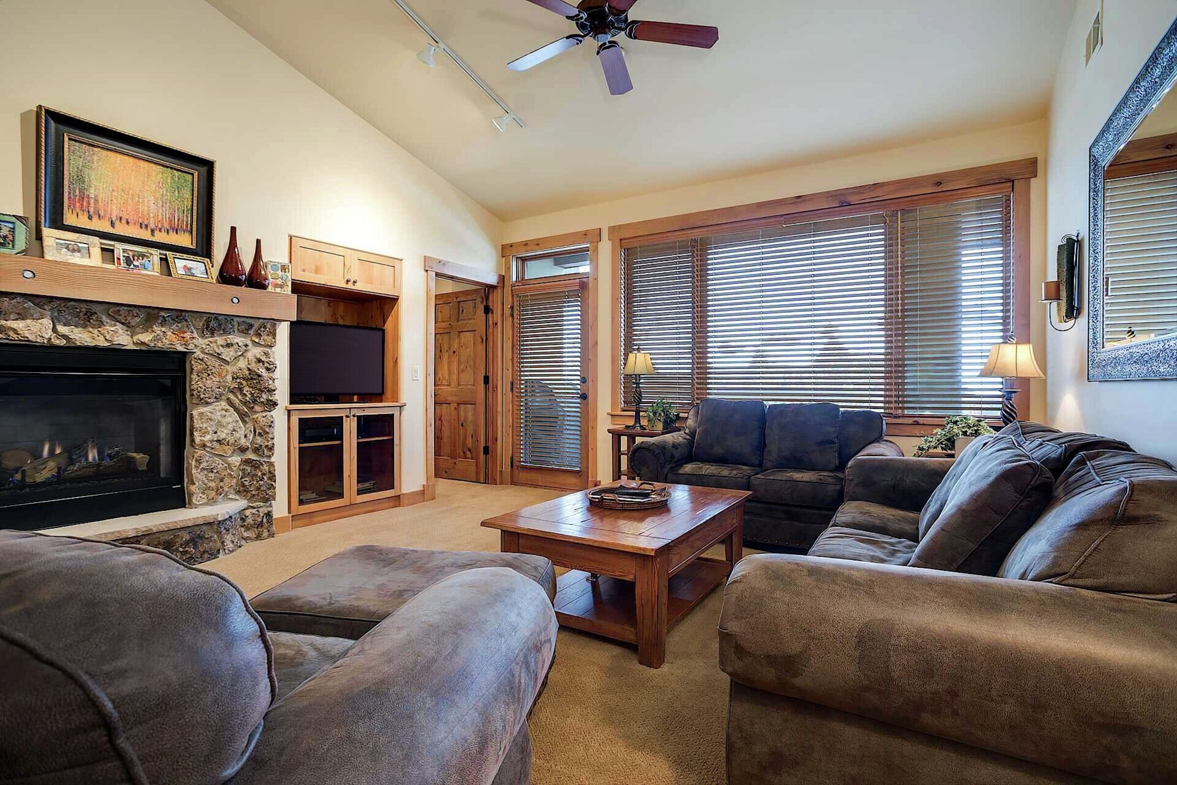 #4304 - Living Area