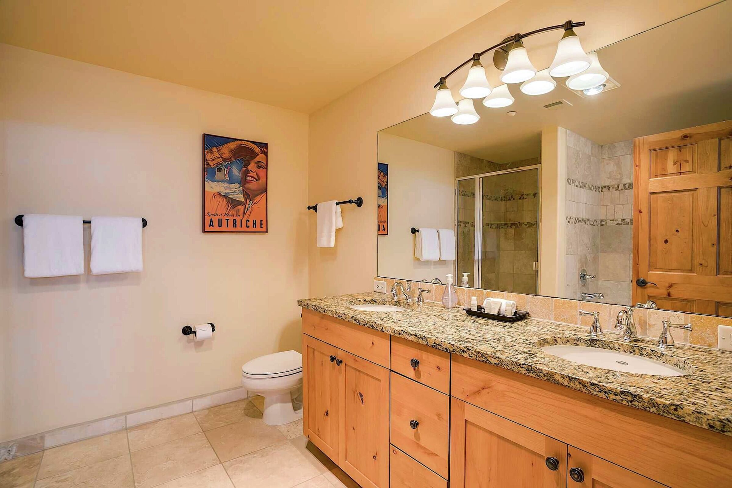#4304 - Master Ensuite Bathroom
