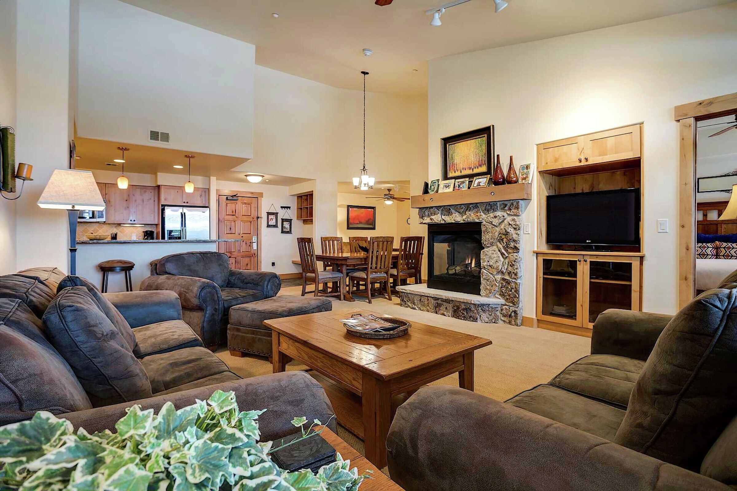 #4304 - Living Area