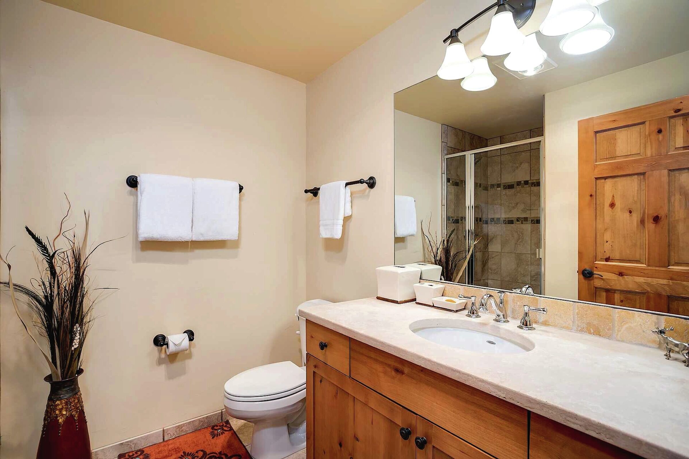 #4206 - Master Ensuite Bathroom