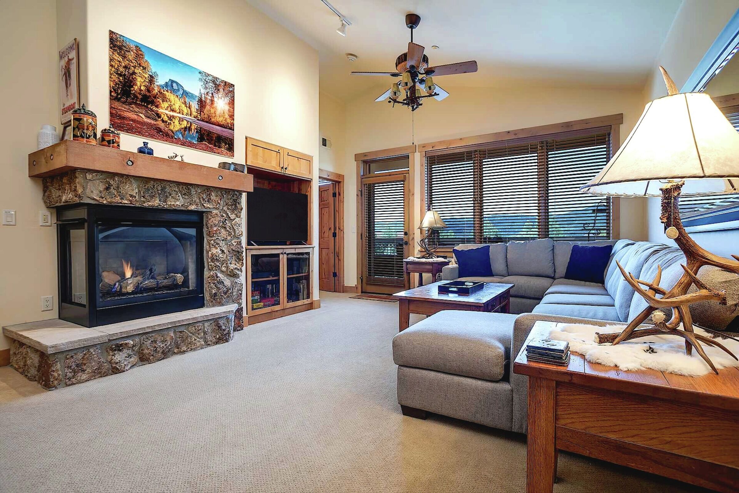 #4206 - Living Area