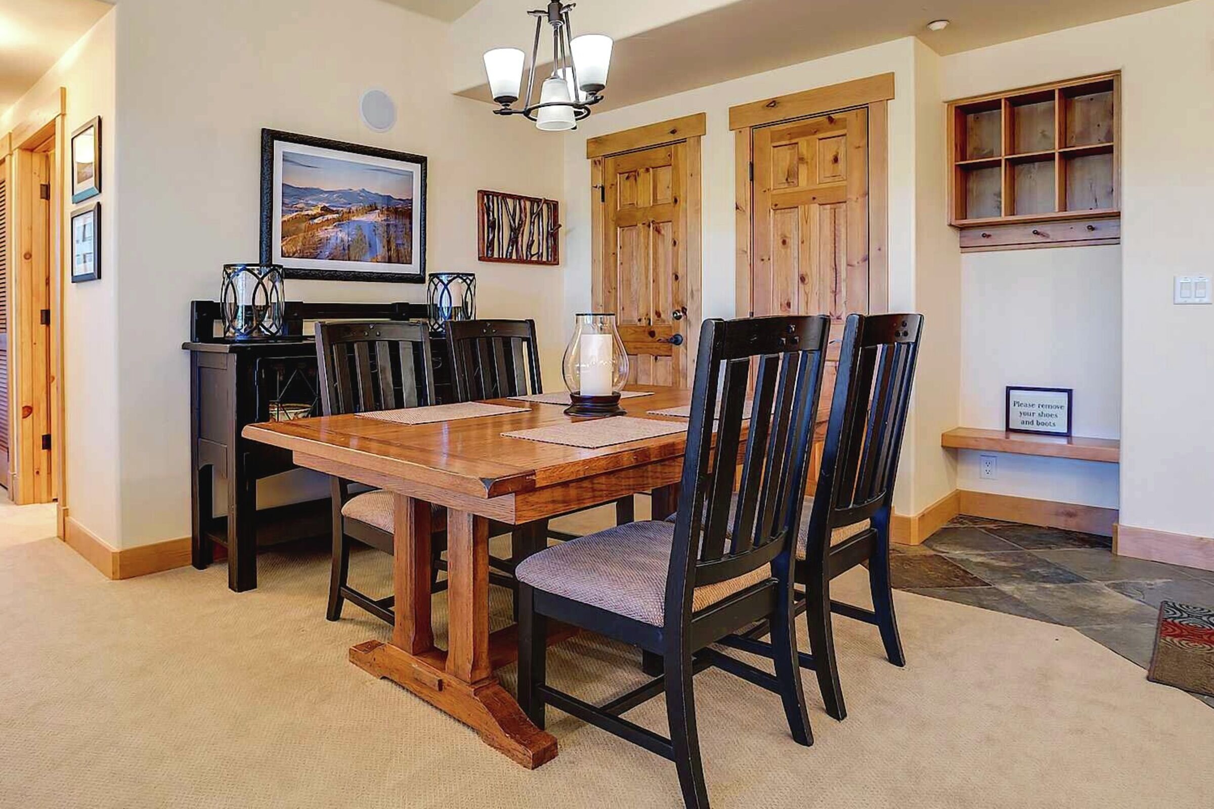 #4206 - Dining Area