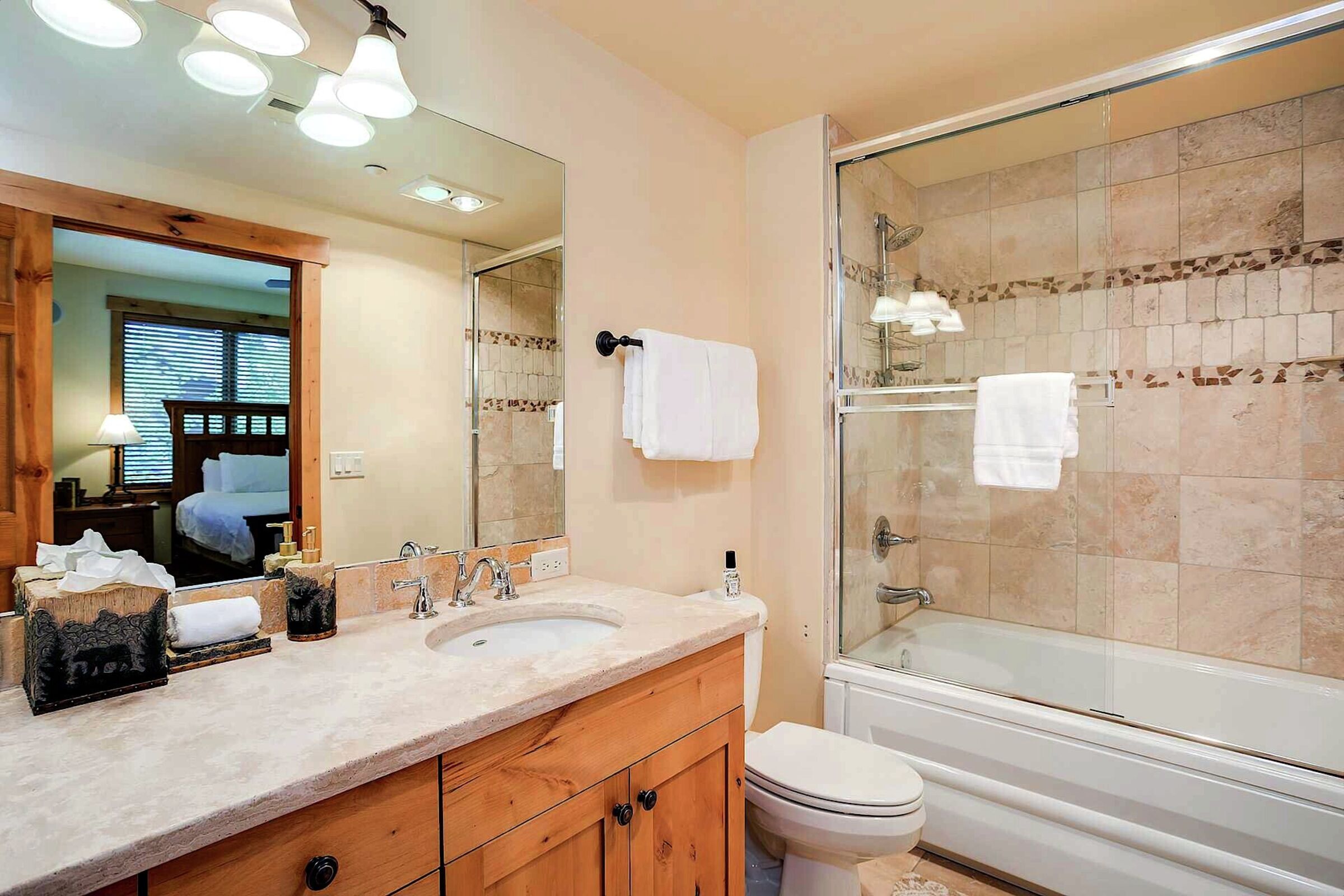 #4206 - Ensuite Bathroom