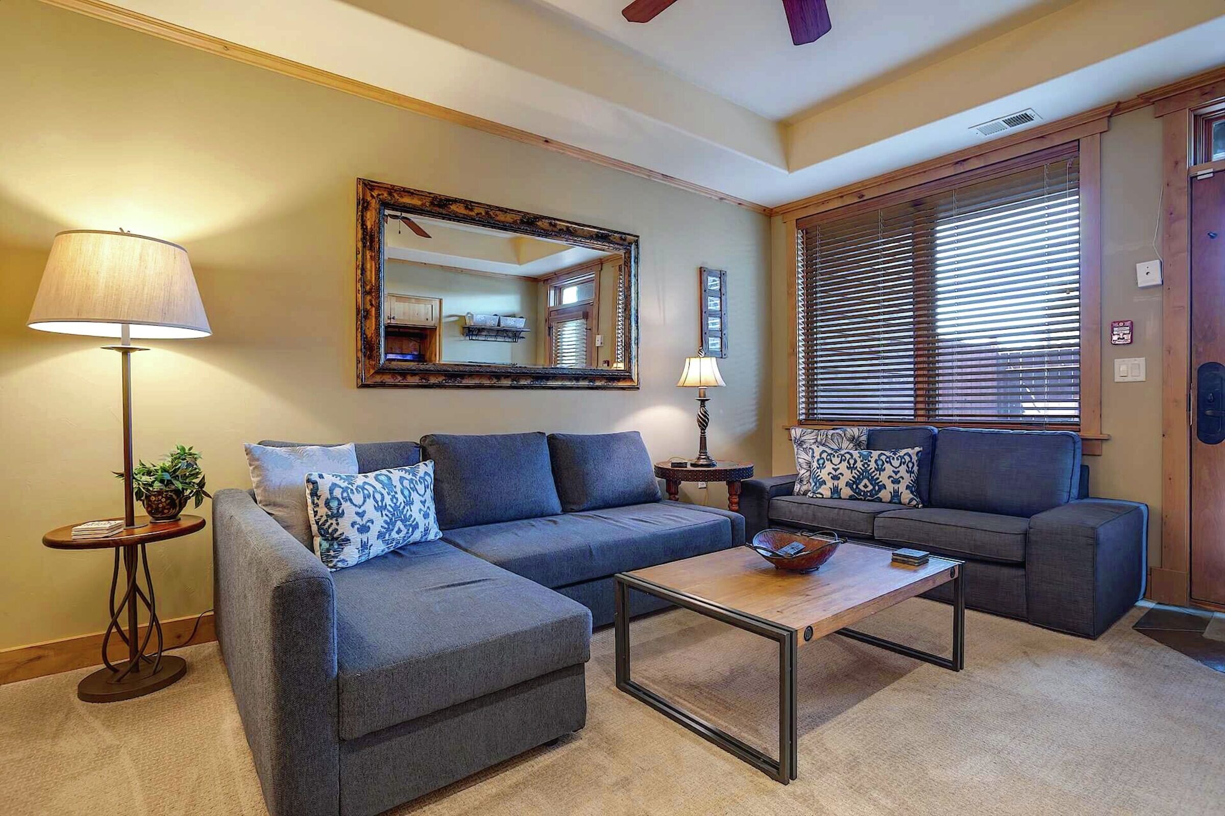 #4110 - Living Area