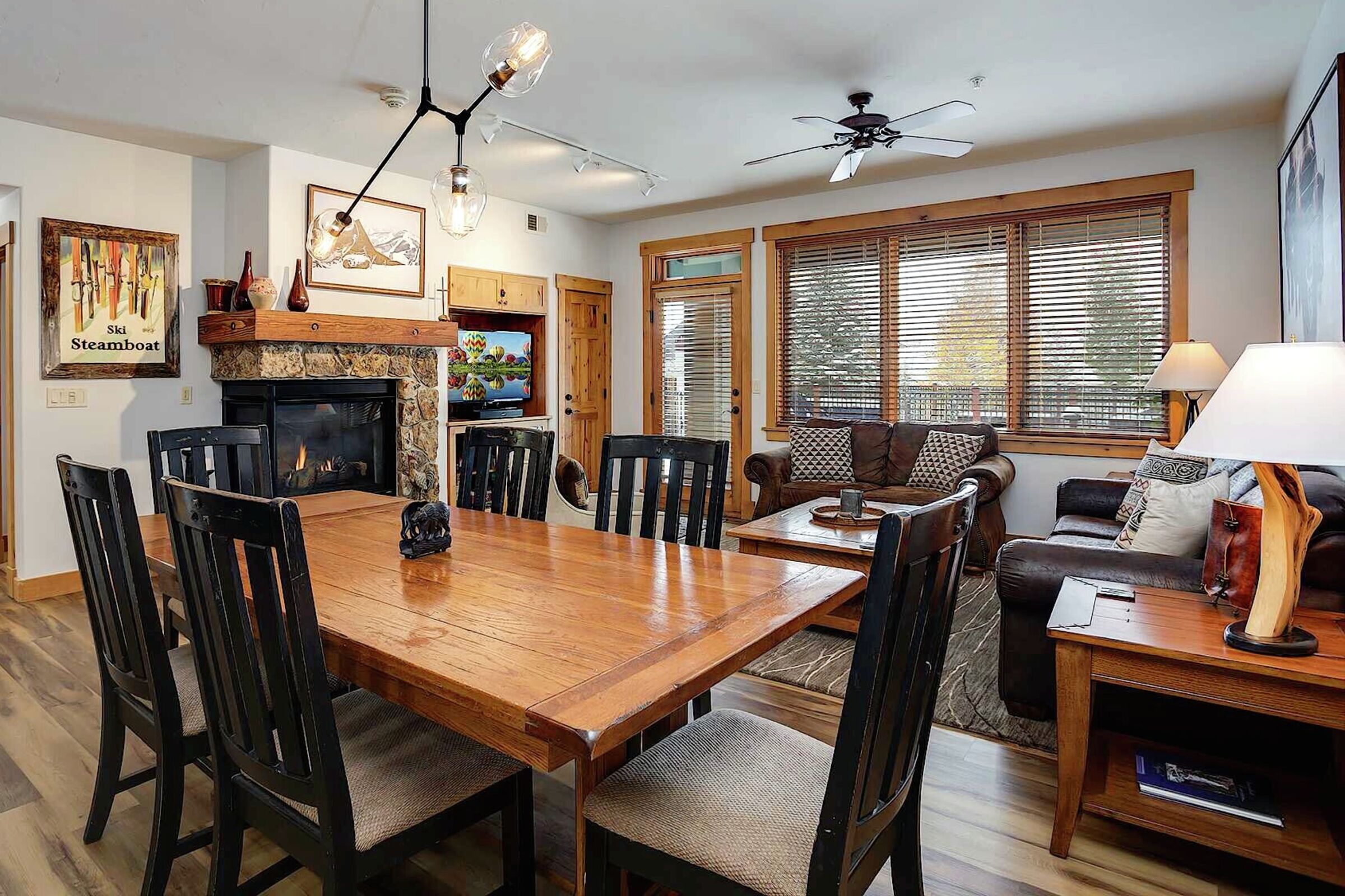 #4107 - Dining Area