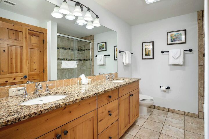 #4107 - Master Ensuite Bathroom