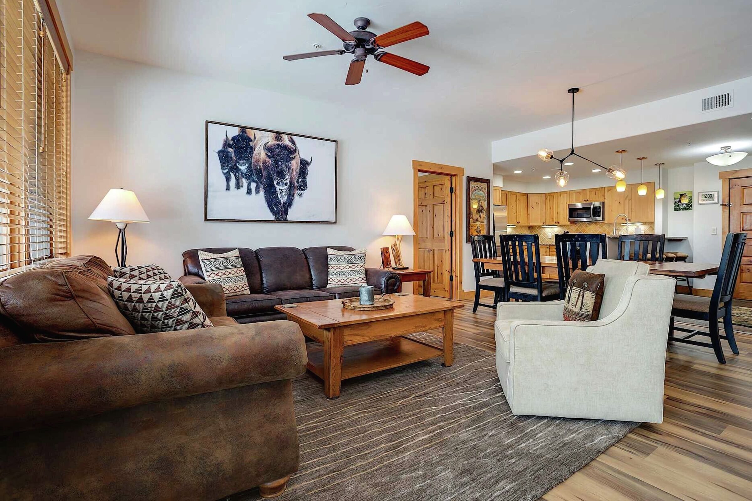#4107 - Living Area