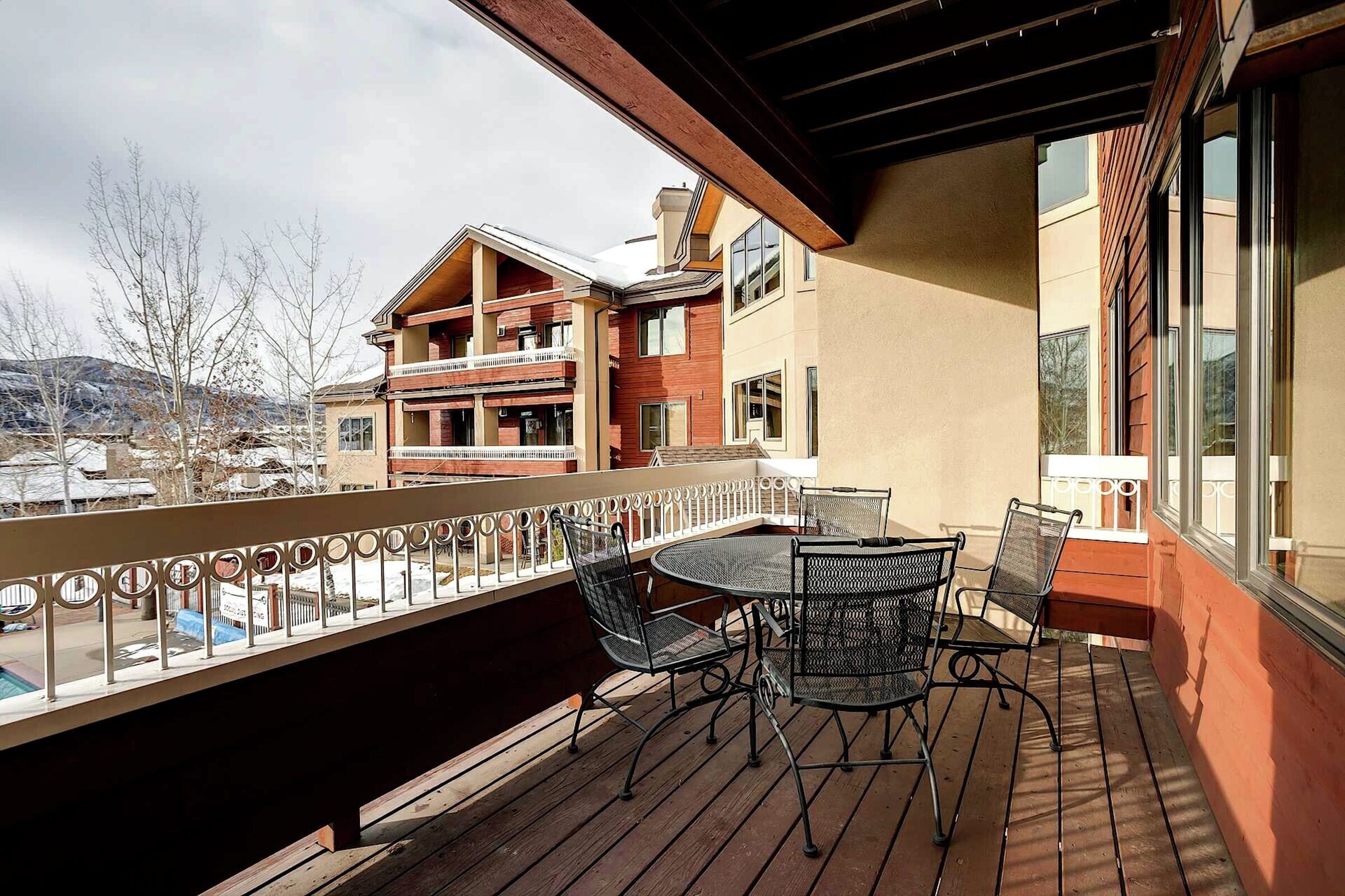 #4207 - Balcony
