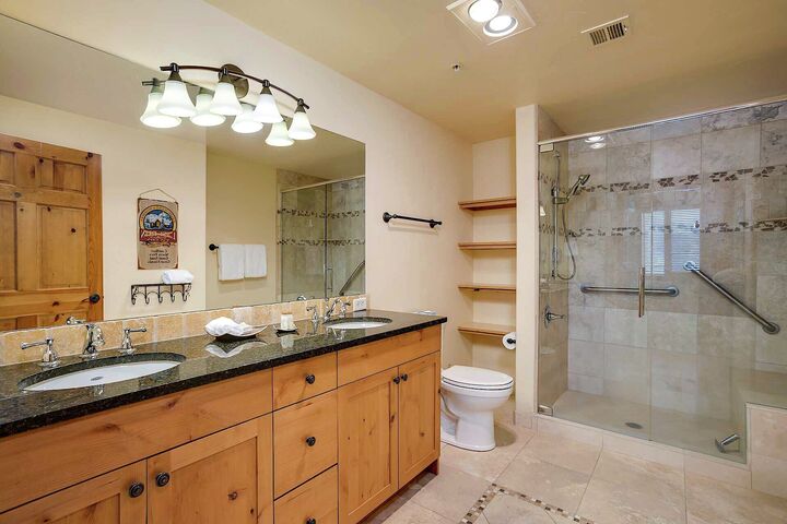 #4207 - Ensuite Bathroom