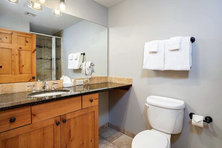 #4205 - Ensuite Bathroom