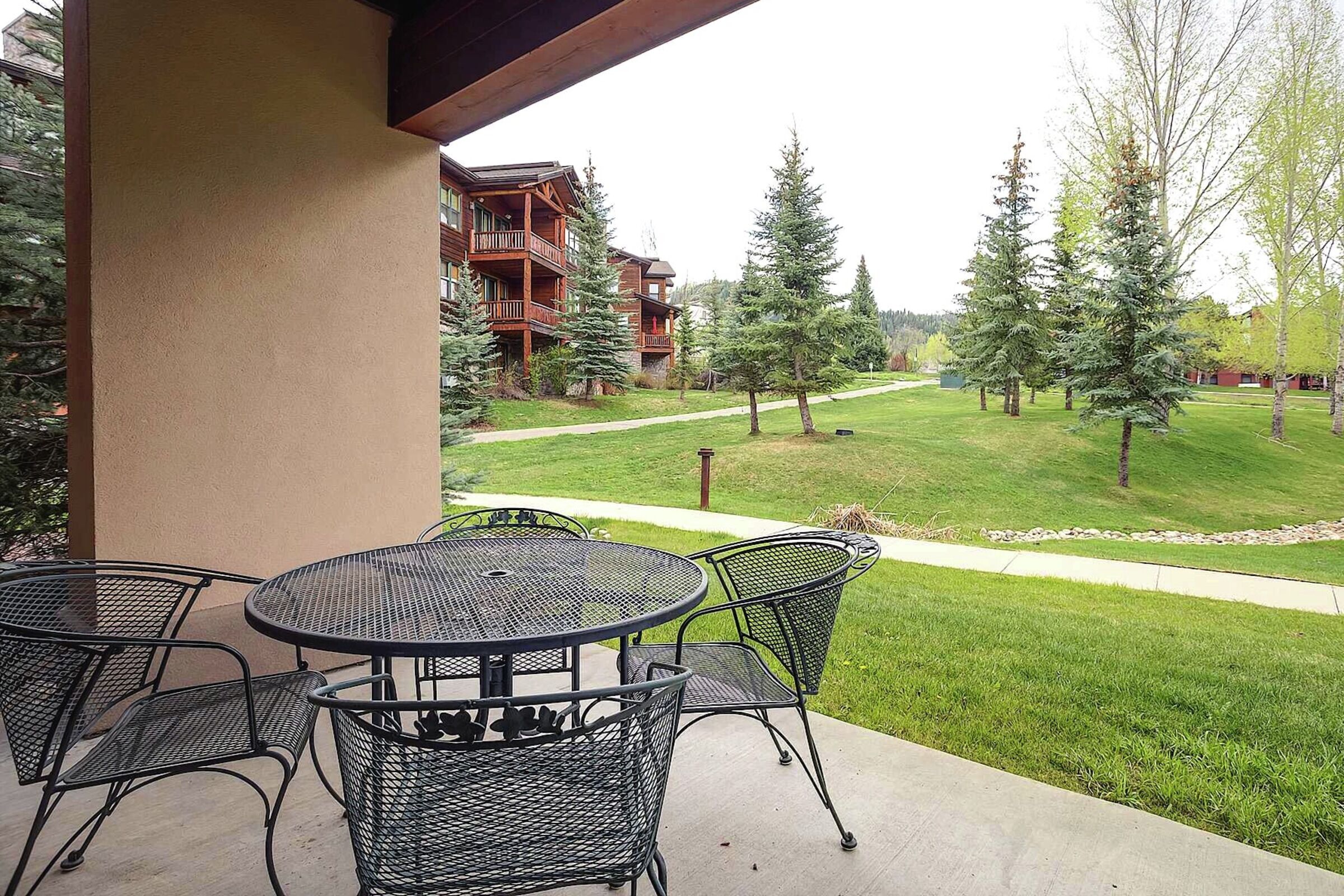 #4105 - Patio