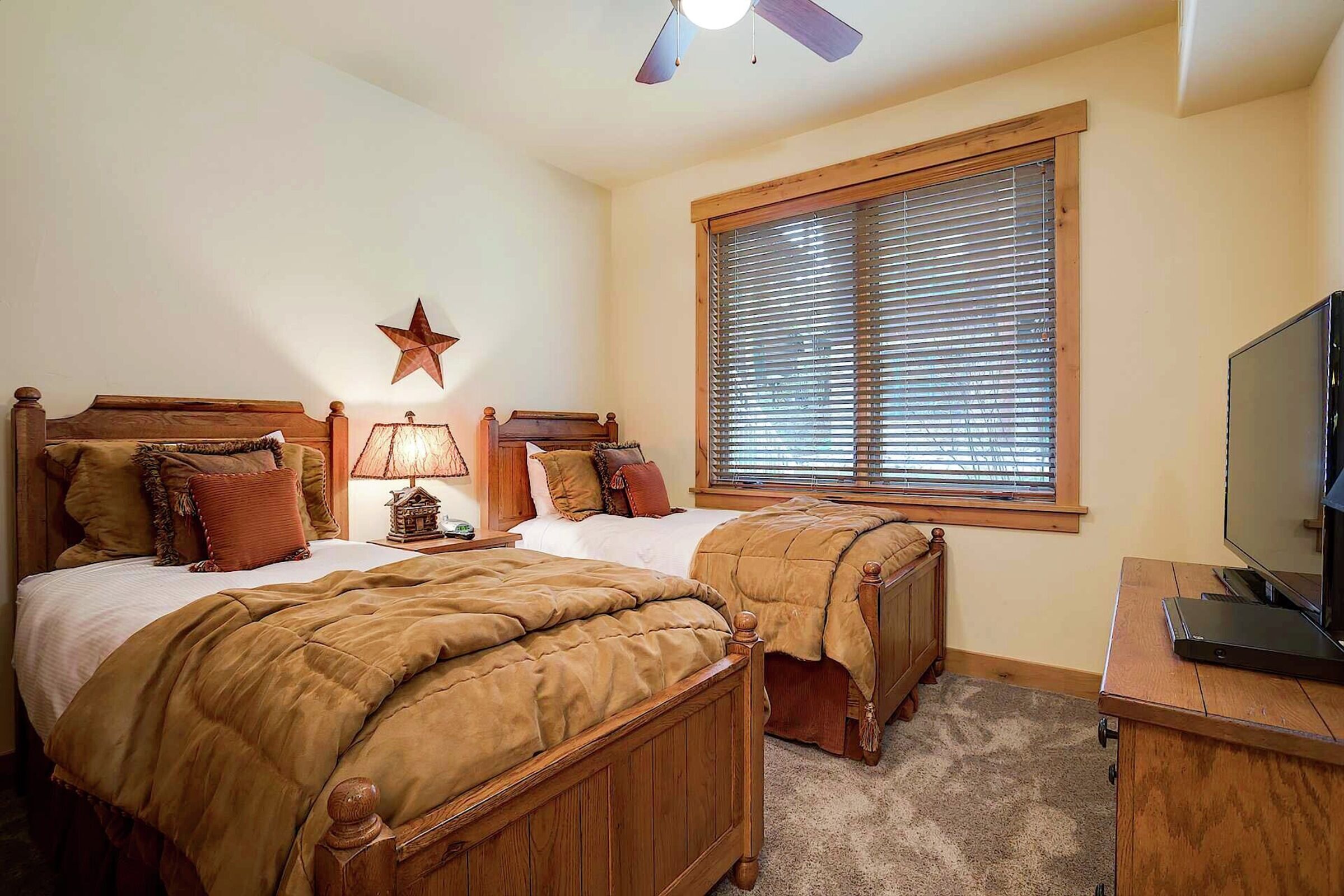 #4105 - Bedroom