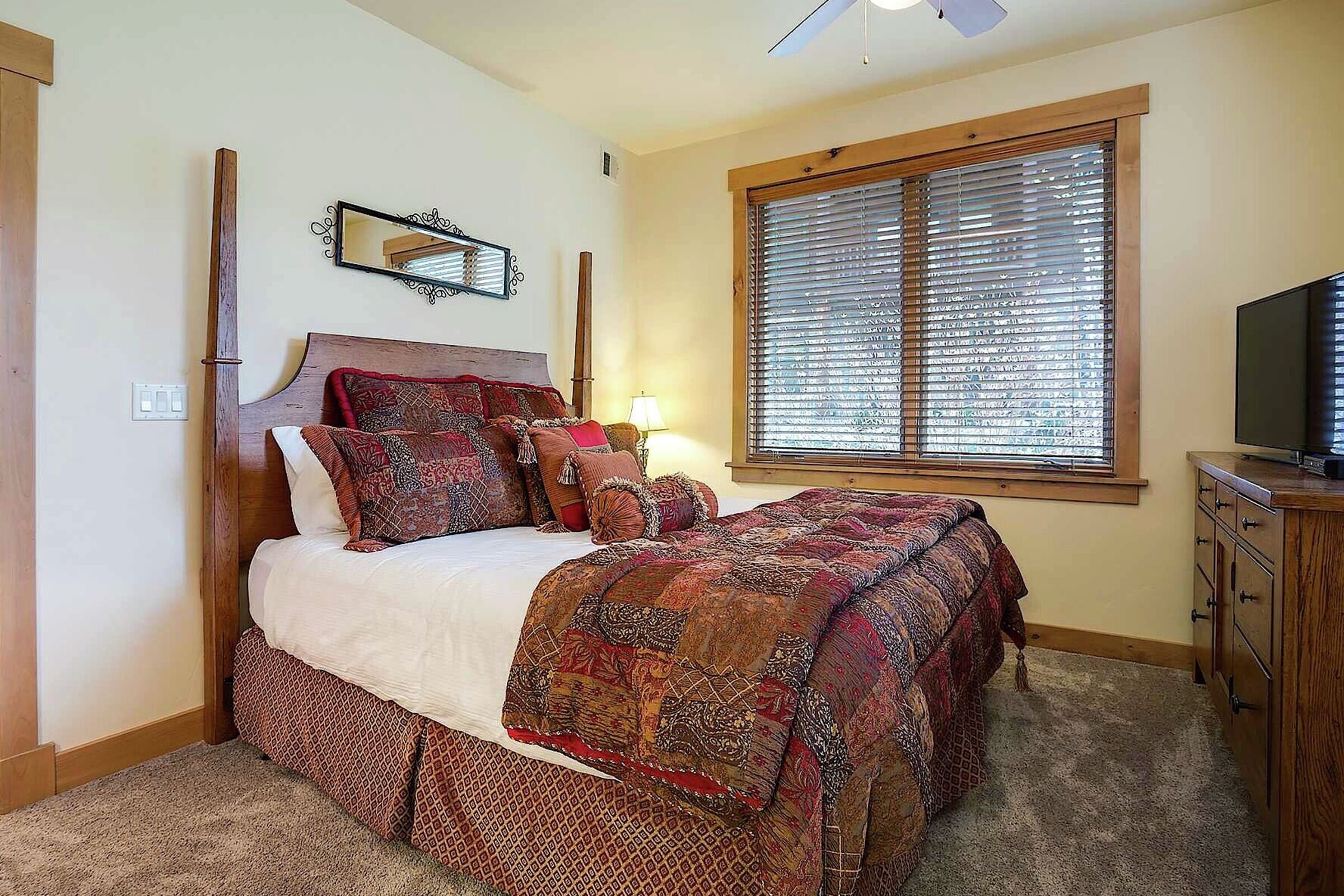 #4105 - Bedroom