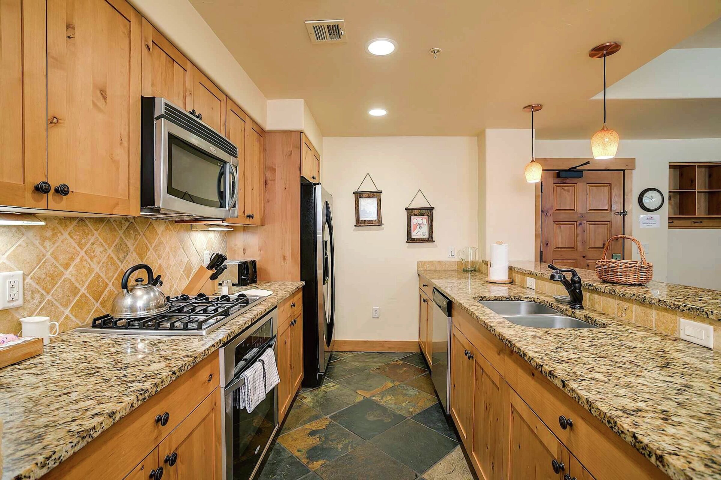 #4105 - Kitchen