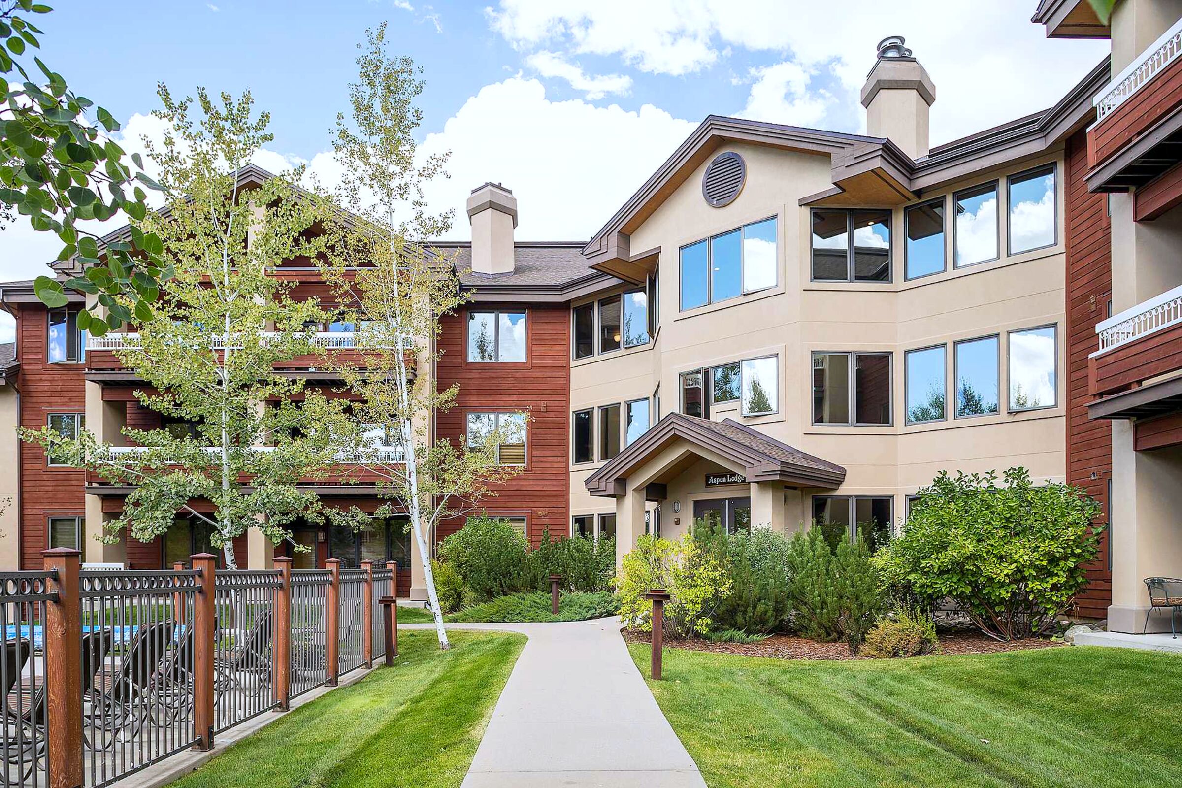 Aspen Lodge at Trappeur's Crossing - Summer