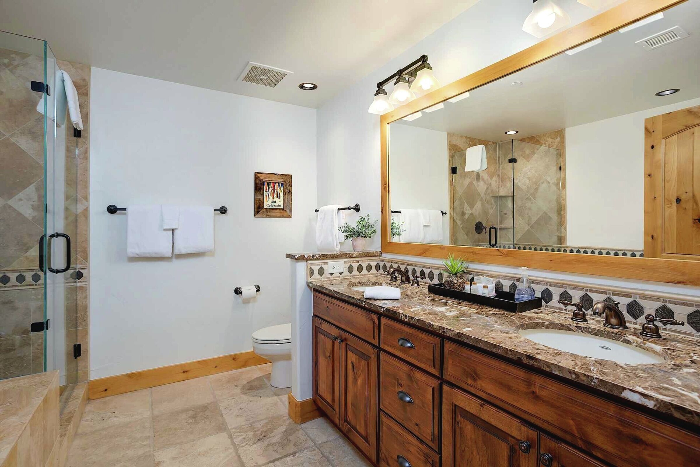 #6102 - Master Ensuite Bathroom
