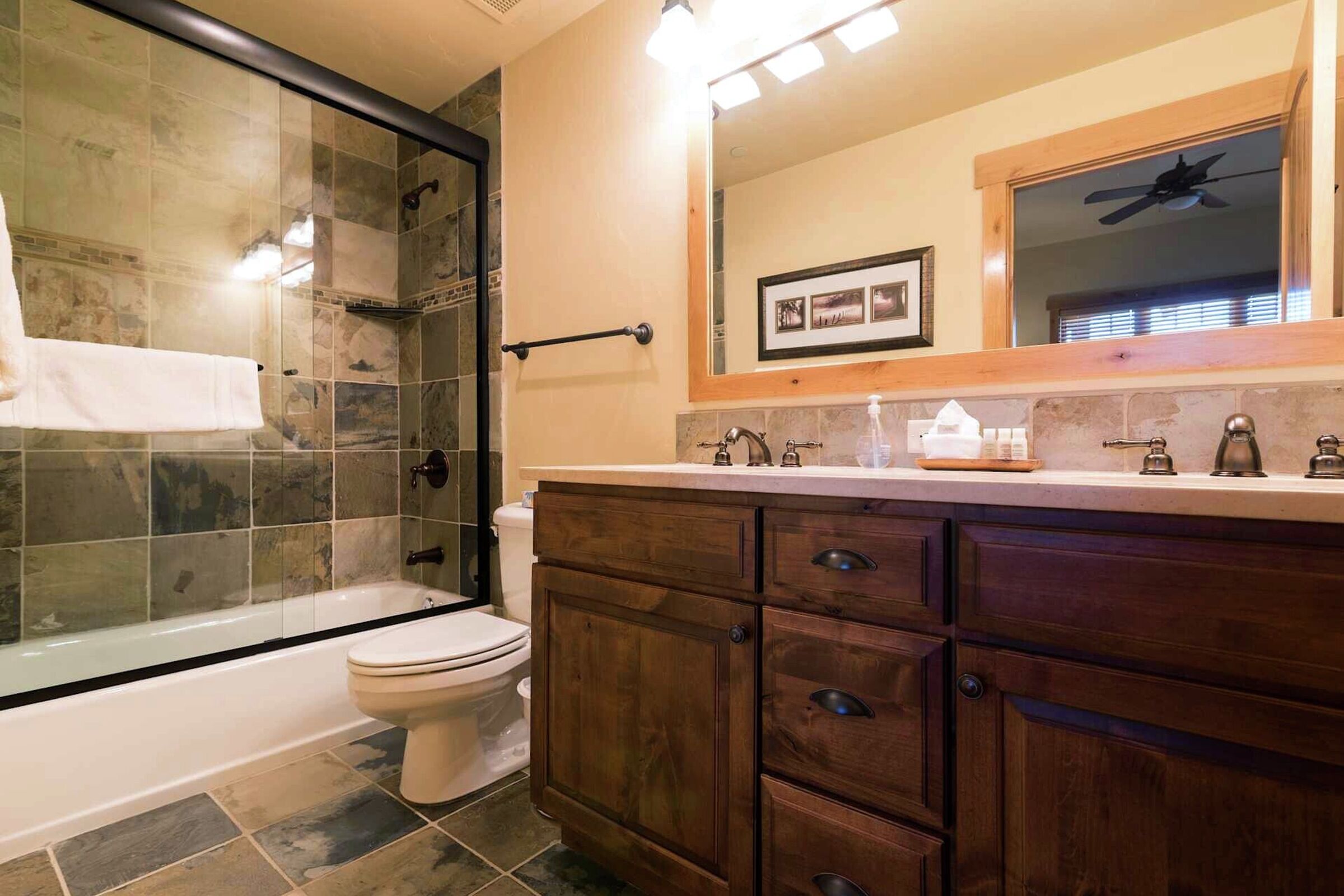 #6302 - Ensuite Bathroom