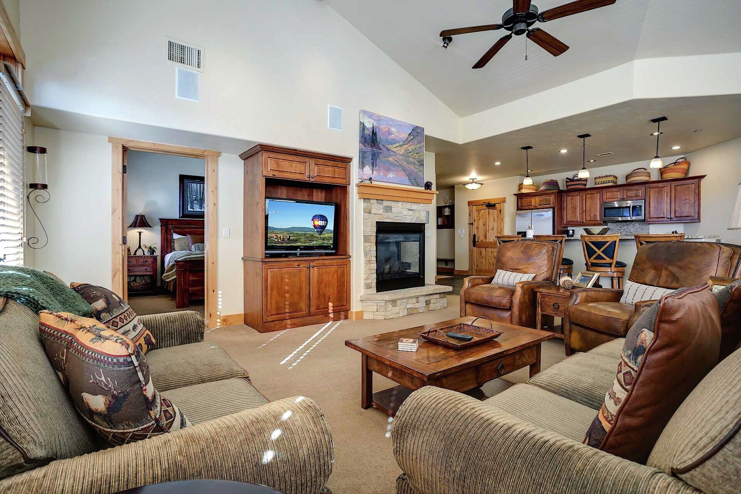 #6302 - Living Area