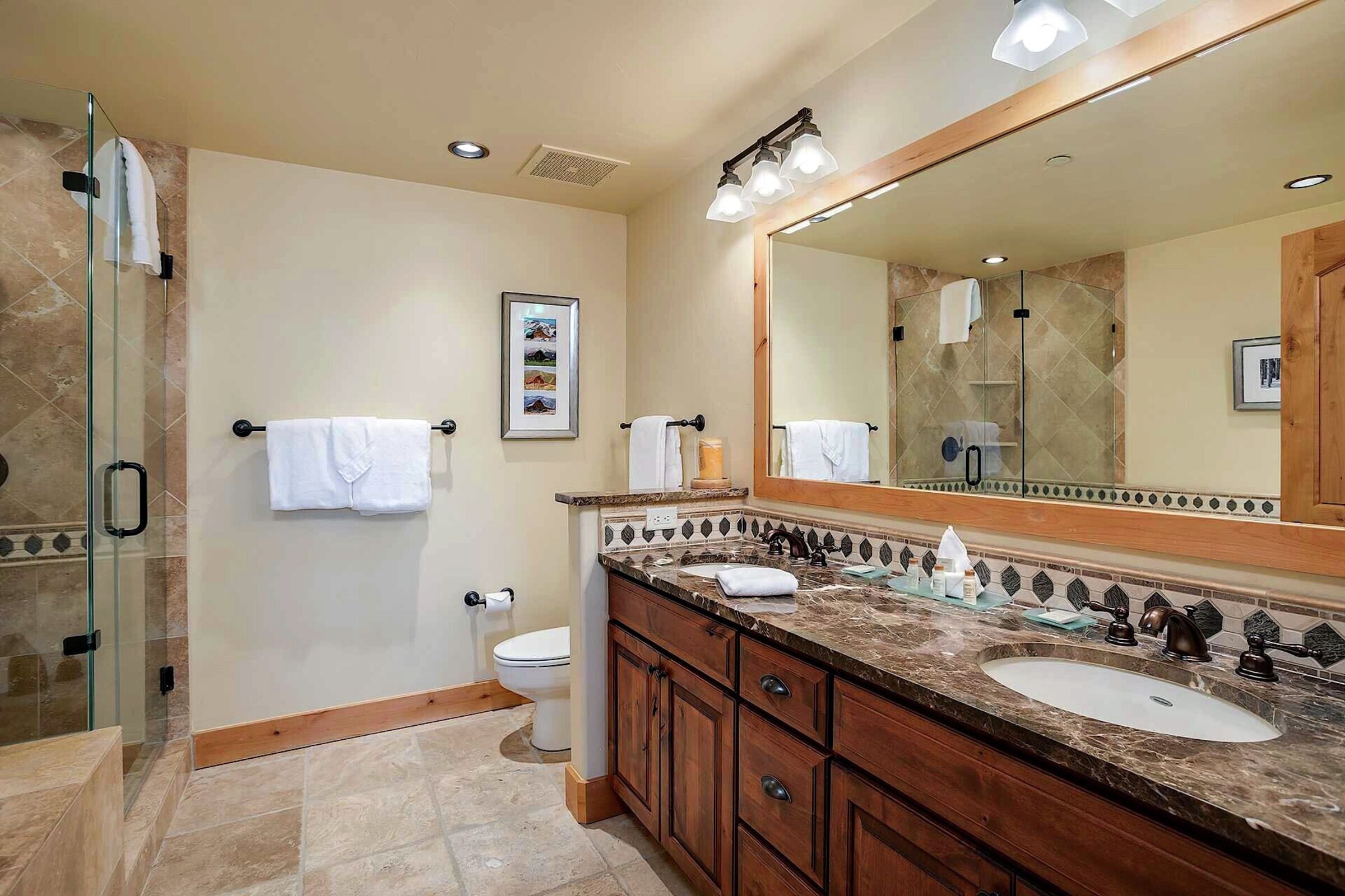 #6307 - Master Ensuite Bathroom