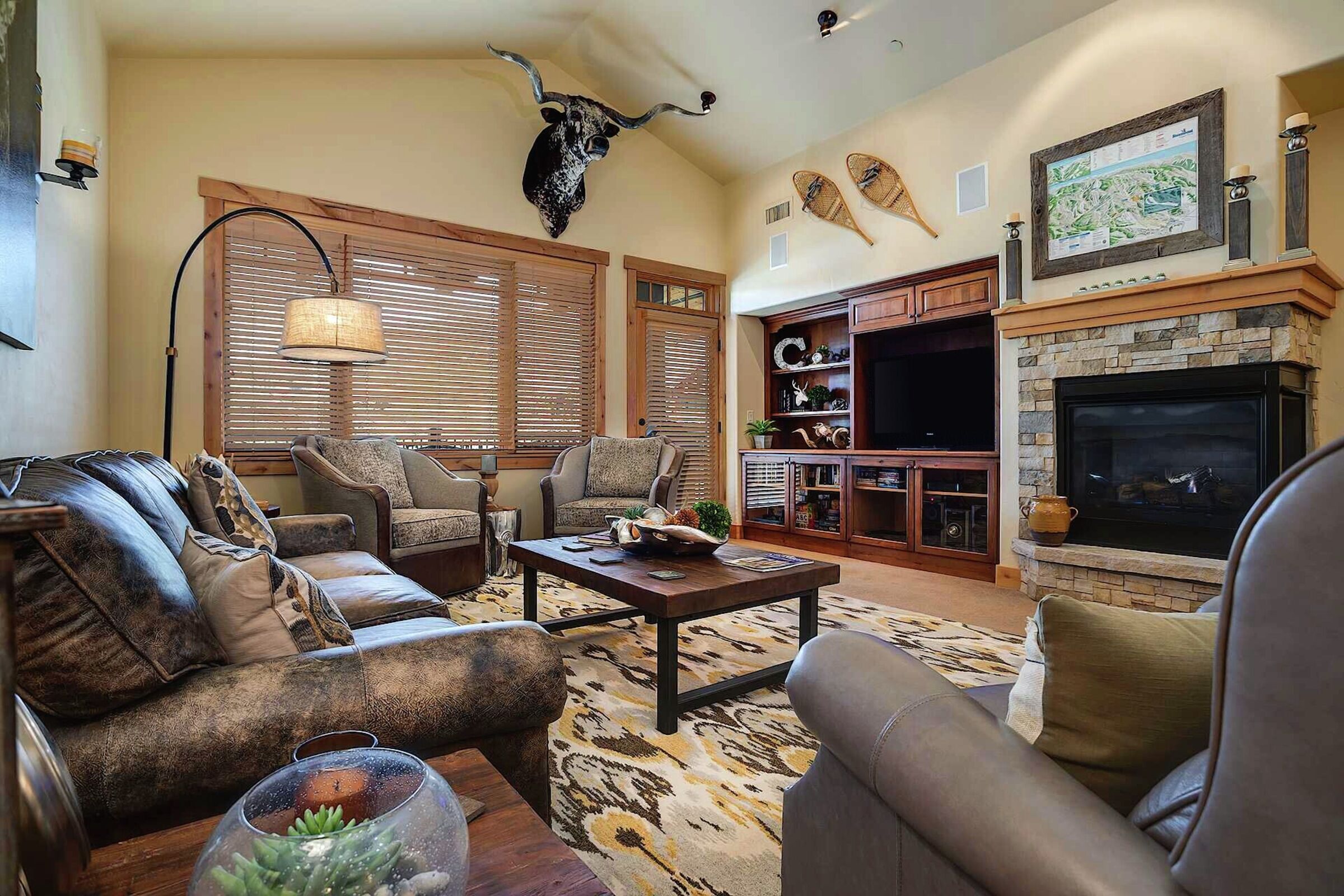 #6307 - Living Area