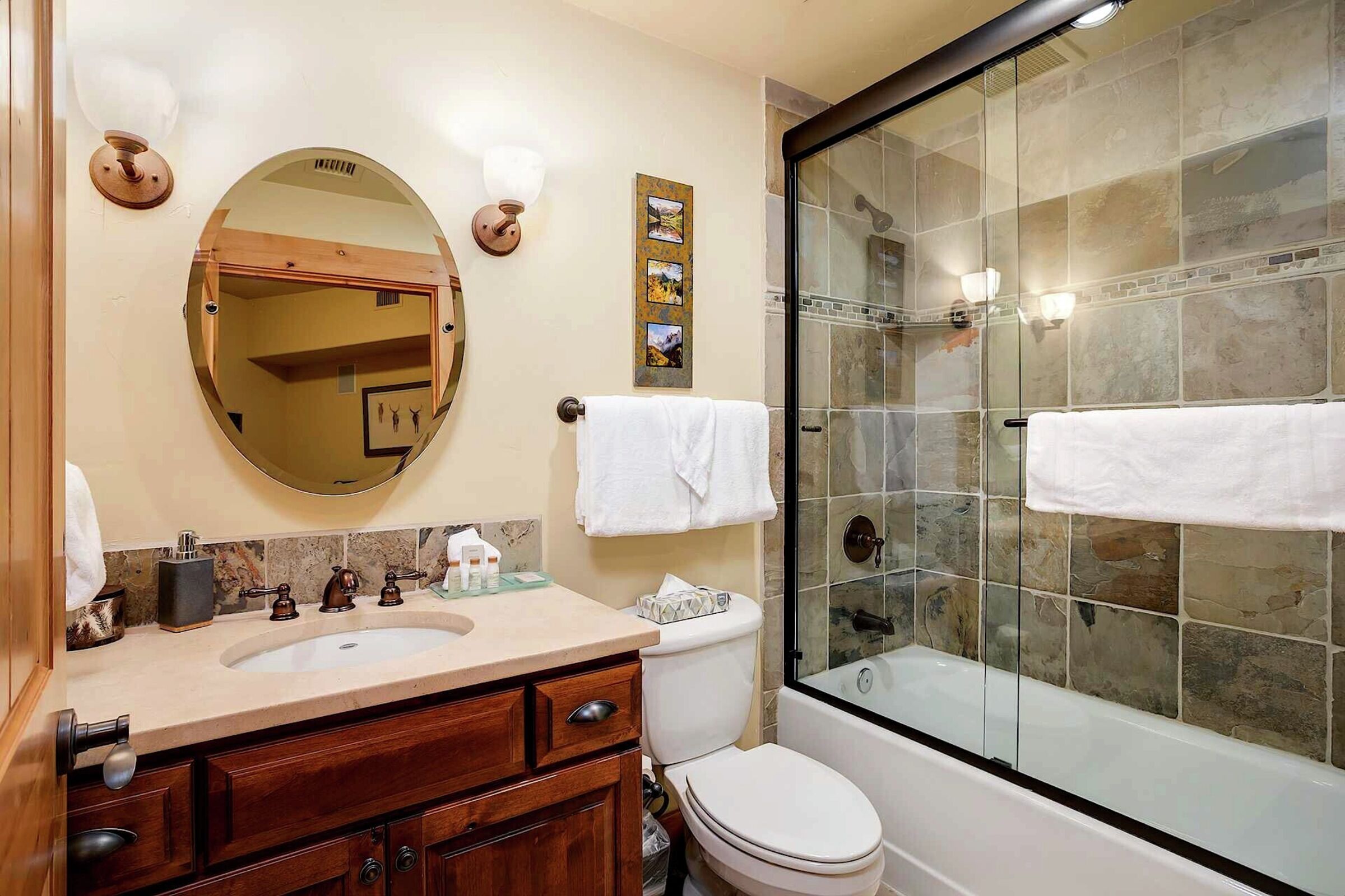 #6307 - Ensuite Bathroom