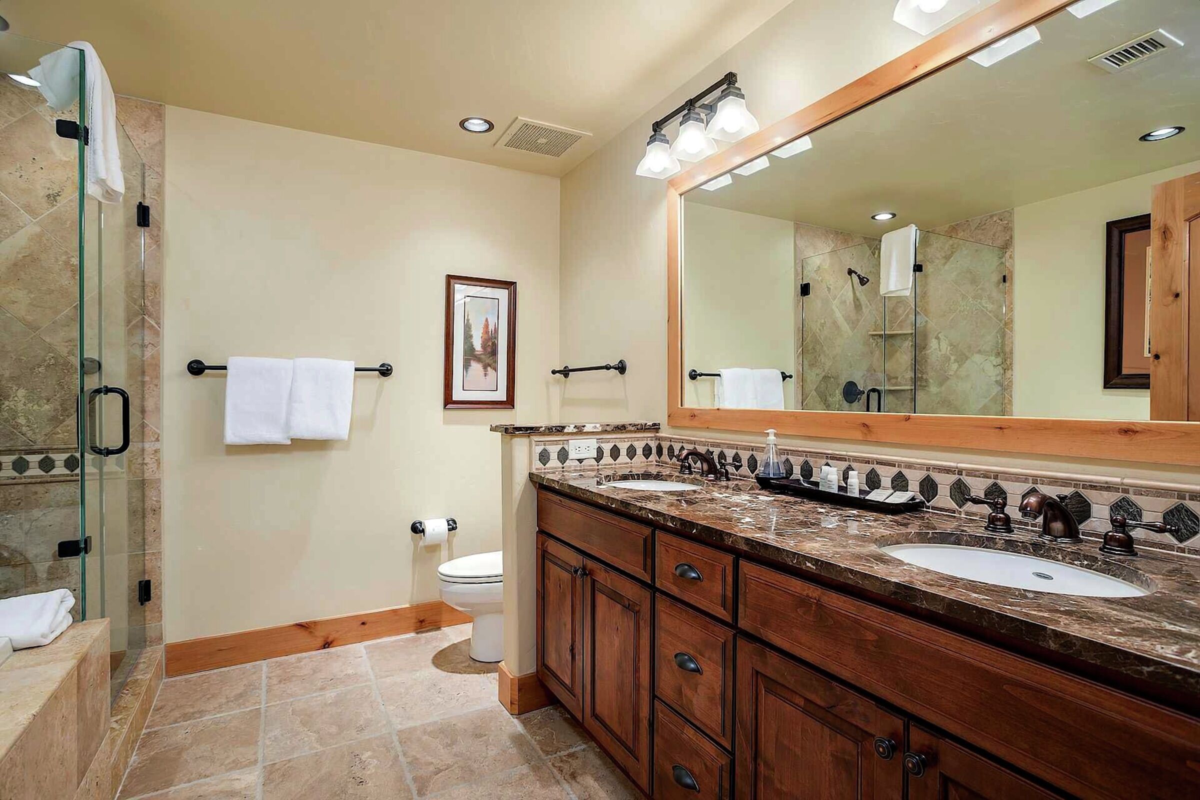 #6112 - Master Ensuite Bathroom