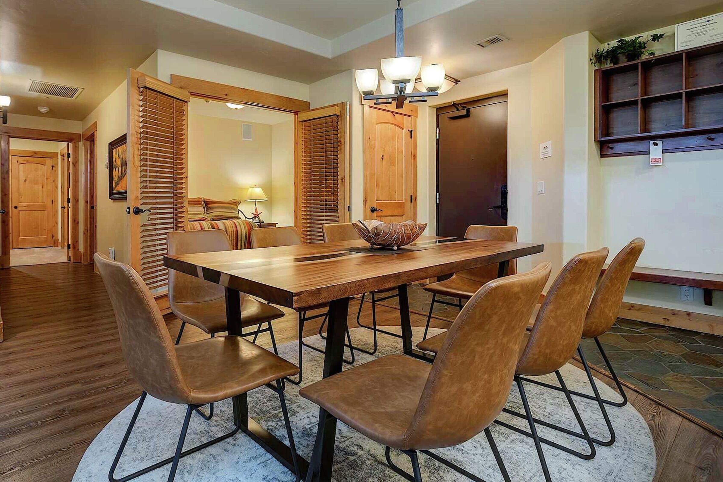 #6112 - Dining Area