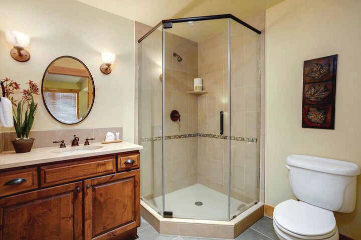 #6103 - Ensuite Bathroom