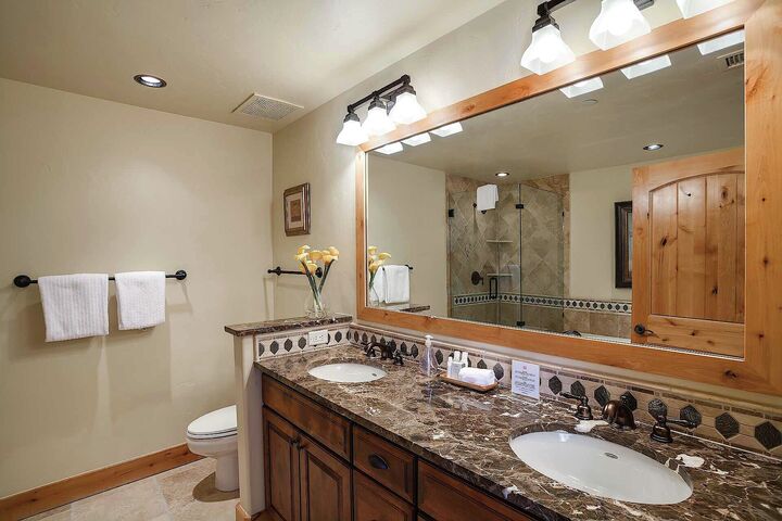 #6203 - Master Ensuite Bathroom