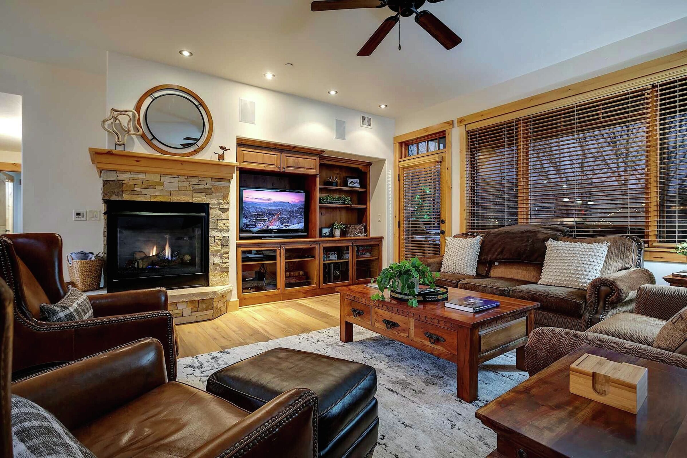 #6204 - Living Area