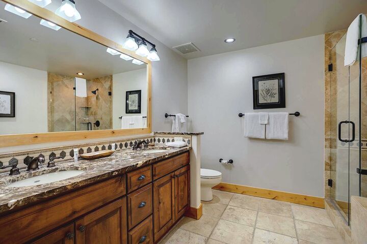 #6204 - Master Ensuite Bathroom